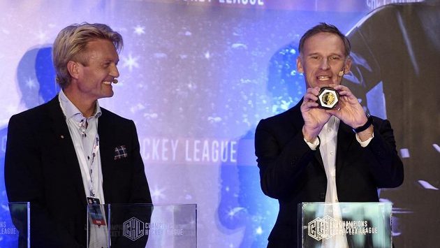 Dominik Hašek během losování hokejové Ligy mistrů. Dominik Hašek během losování hokejové Ligy mistrů.
