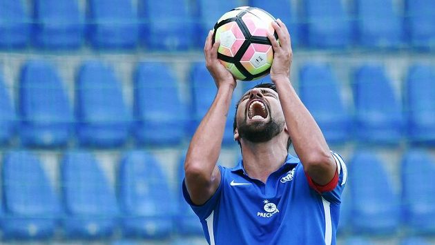 Milan Baroš ze Slovanu Liberec po zmařené gólové šanci proti Brnu. Milan Baroš ze Slovanu Liberec po zmařené gólové šanci proti Brnu.