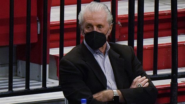 Prezident týmu Miami Heat Pat Riley. Prezident týmu Miami Heat Pat Riley.