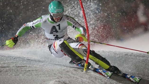 Felix Neureuther na trati závodu Světového poháru v Kitzbühelu. Felix Neureuther na trati závodu Světového poháru v Kitzbühelu.