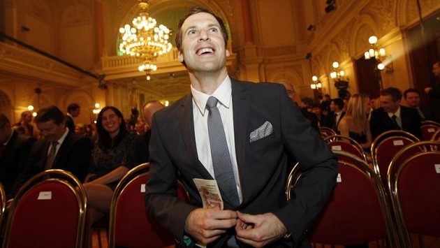 Petr Čech při vyhlašování ankety Fotbalista roku. Petr Čech při vyhlašování ankety Fotbalista roku.
