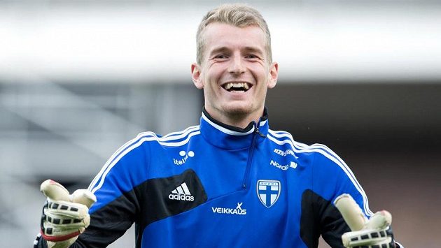 Finský brankář Lukáš Hrádecký Finský brankář Lukáš Hrádecký