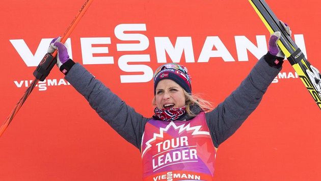 Norka Therese Johaugová jásá po vítězství v jedné z etap kanadské běžecké tour. Norka Therese Johaugová jásá po vítězství v jedné z etap kanadské běžecké tour.