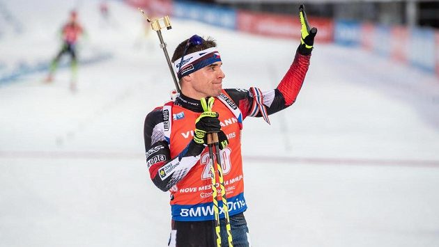 Takto zdravil Michal Krčmář diváky v Novém Městě minulou zimu. Letos nebude mít koho. Takto zdravil Michal Krčmář diváky v Novém Městě minulou zimu. Letos nebude mít koho.