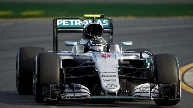 Německý pilot Nico Rosberg během Velké ceny Austrálie, ve které nakonec zvítězil. Německý pilot Nico Rosberg během Velké ceny Austrálie, ve které nakonec zvítězil.