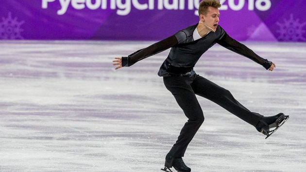 Krasobruslař Michal Březina v akci. Krasobruslař Michal Březina v akci.