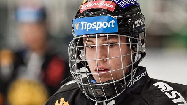 Šestnáctiletý Jan Myšák z Litvínova si odbyl extraligový debut. Šestnáctiletý Jan Myšák z Litvínova si odbyl extraligový debut.