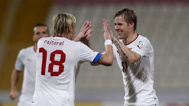 František Rajtoral (vlevo) gratuluje Tomáši Hübschmanovi k brance proti Maltě. František Rajtoral (vlevo) gratuluje Tomáši Hübschmanovi k brance proti Maltě.