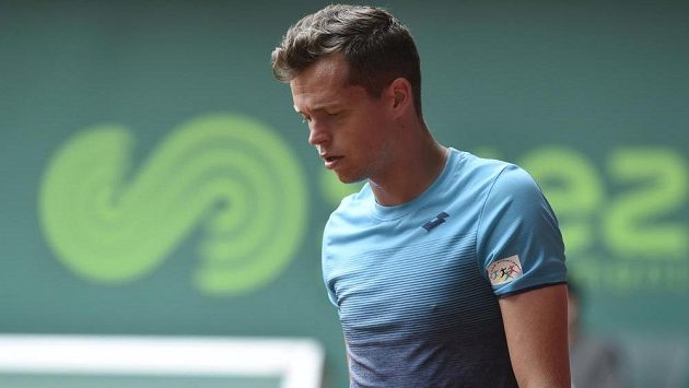 Adam Pavlásek z ČR (na snímku) vyhrál na tenisovém challengeru Moneta Czech Open 2018 v Prostějově nad Pablem Cuevasem z Uruguaye. Adam Pavlásek z ČR (na snímku) vyhrál na tenisovém challengeru Moneta Czech Open 2018 v Prostějově nad Pablem Cuevasem z Uruguaye.