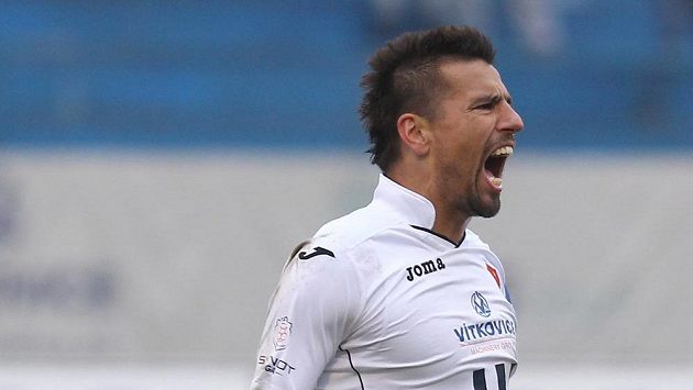 Útočník Baníku Milan Baroš se raduje z gólu proti Spartě. Útočník Baníku Milan Baroš se raduje z gólu proti Spartě.
