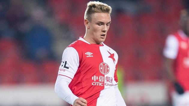 Jan Matoušek ze Slavie Praha během utkání 4. kola MOL Cupu s Chrudimí. Jan Matoušek ze Slavie Praha během utkání 4. kola MOL Cupu s Chrudimí.