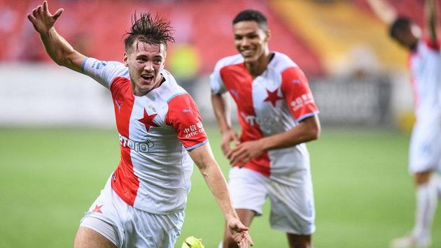 Daniel Samek ze Slavie Praha oslavuje gól během utkání 5. kola Fortuna ligy. Daniel Samek ze Slavie Praha oslavuje gól během utkání 5. kola Fortuna ligy.