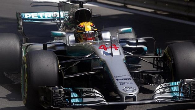 Britský pilot Lewis Hamilton kraloval kvalifikaci na Velkou cenu Ázerbájdžánu. Britský pilot Lewis Hamilton kraloval kvalifikaci na Velkou cenu Ázerbájdžánu.