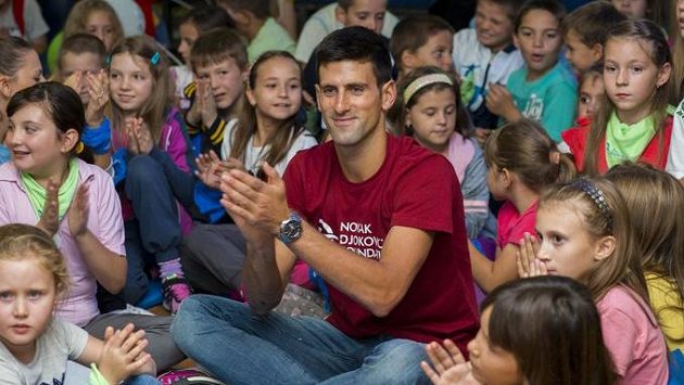 Novak Djokovič díky své nadaci vybudoval už mnoho mateřských škol a dětských hřišť. Novak Djokovič díky své nadaci vybudoval už mnoho mateřských škol a dětských hřišť.