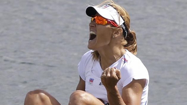 Zlato! Radost Miroslavy Knapkové v cíli olympijského závodu. Zlato! Radost Miroslavy Knapkové v cíli olympijského závodu.