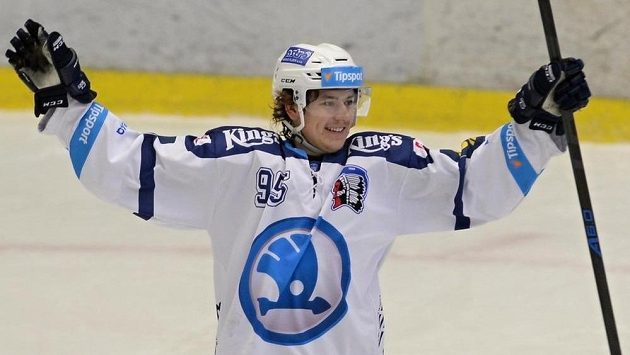Miroslav Indrák, jeden z hráčů, s nimiž Plzeň prodloužila smlouvu, se raduje z gólu. Miroslav Indrák, jeden z hráčů, s nimiž Plzeň prodloužila smlouvu, se raduje z gólu.