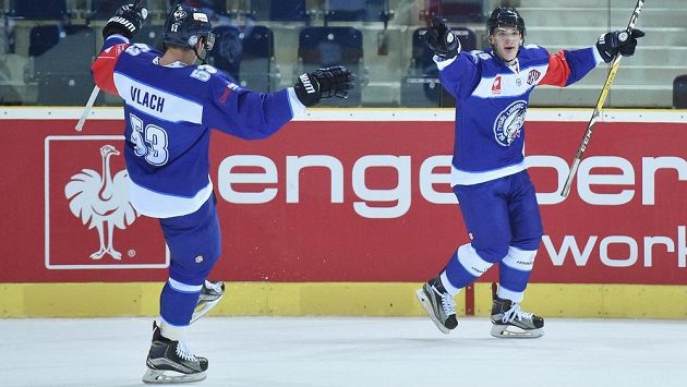 Liberecký útočník Jan Ordoš (vpravo) slaví se spoluhráčem Jaroslavem Vlachem gól proti Lörenskogu v zápase Ligy mistrů. Liberecký útočník Jan Ordoš (vpravo) slaví se spoluhráčem Jaroslavem Vlachem gól proti Lörenskogu v zápase Ligy mistrů.