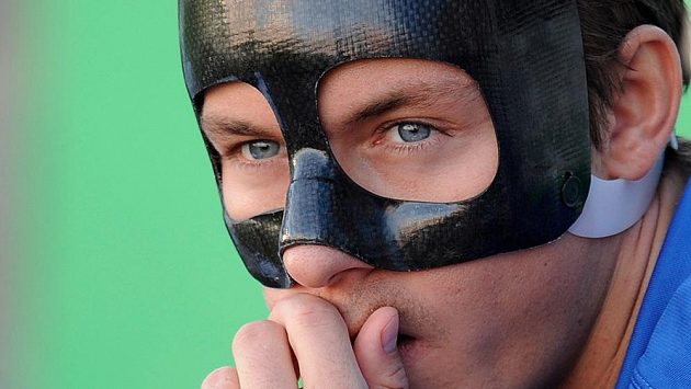Lukáš Opiela z Boleslavi se speciální maskou. Lukáš Opiela z Boleslavi se speciální maskou.