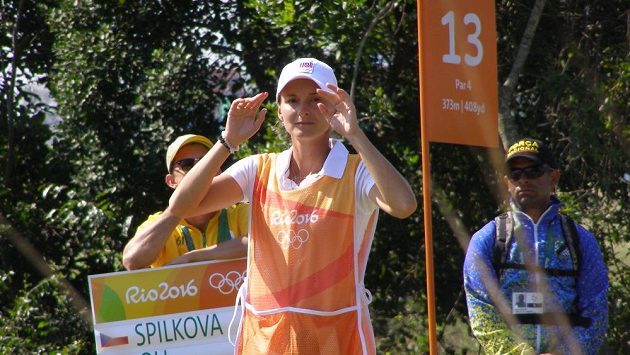Eva Koželuhová pomáhá na olympiádě Kláře Spilkové. Eva Koželuhová pomáhá na olympiádě Kláře Spilkové.
