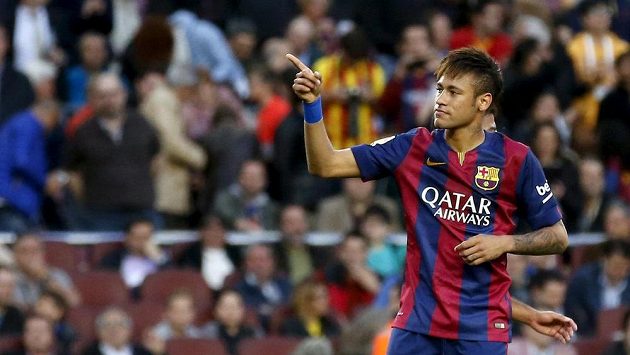 Útočník Barcelony Neymar se raduje z gólu, který vstřelil Getafe. Útočník Barcelony Neymar se raduje z gólu, který vstřelil Getafe.