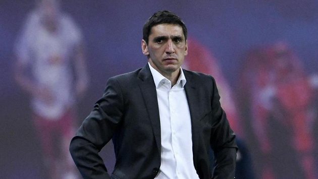 Bývalý stuttgartský kouč Tayfun Korkut. Bývalý stuttgartský kouč Tayfun Korkut.