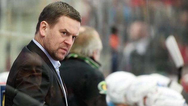 Karlovarský trenér Karel Mlejnek. Karlovarský trenér Karel Mlejnek.