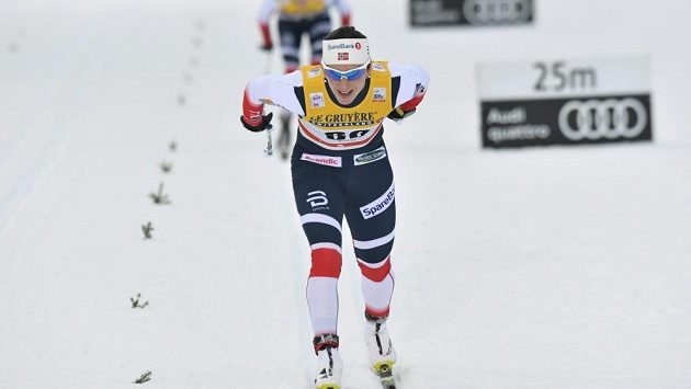 Norská lyžařská legenda Marit Björgenová při vítězném závodě na 10 km klasicky ve finské Ruce. Norská lyžařská legenda Marit Björgenová při vítězném závodě na 10 km klasicky ve finské Ruce.
