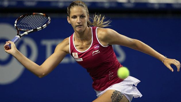 Karolína Plíšková už se v žebříčku o účast na Turnaji mistryň propadla na 12. příčku. Karolína Plíšková už se v žebříčku o účast na Turnaji mistryň propadla na 12. příčku.