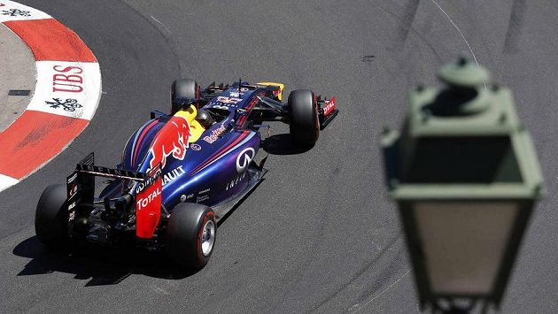 Němec Sebastian Vettel z Red Bullu. Němec Sebastian Vettel z Red Bullu.