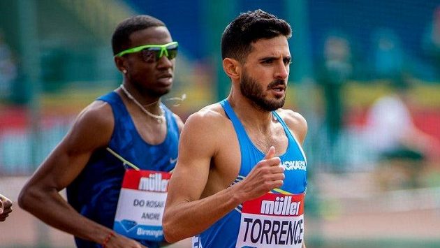 David Torrence na pár dnů starém snímku z mítinku v Birminghamu. David Torrence na pár dnů starém snímku z mítinku v Birminghamu.