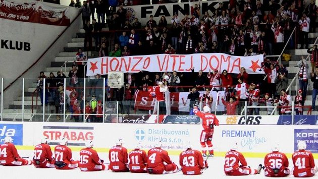 Obránce Jan Novák se vrátil do Slavie. A byl to vítězný comeback. Obránce Jan Novák se vrátil do Slavie. A byl to vítězný comeback.