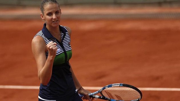 Je to tam. Karolína Plíšková zvítězila v utkání nad Carinou Witthöftovou na French Open. Je to tam. Karolína Plíšková zvítězila v utkání nad Carinou Witthöftovou na French Open.