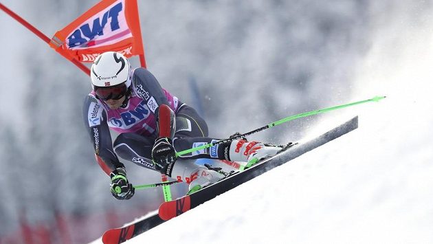 Norský lyžař Henrik Kristoffersen během prvního kola Světového poháru v obřím slalomu v Adelbodenu. Norský lyžař Henrik Kristoffersen během prvního kola Světového poháru v obřím slalomu v Adelbodenu.