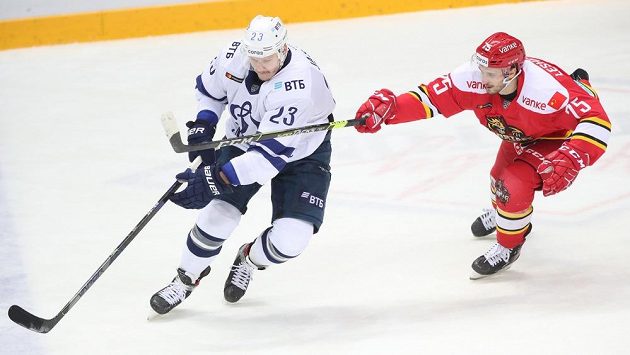 Dmitrij Jaškin (vlevo) se střelecky prosadil i v posledním zápase základní části. Dmitrij Jaškin (vlevo) se střelecky prosadil i v posledním zápase základní části.