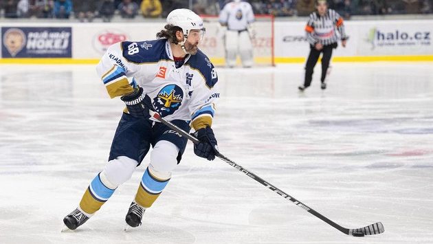 Kladenská hokejová legenda Jaromír Jágr v akci. Kladenská hokejová legenda Jaromír Jágr v akci.