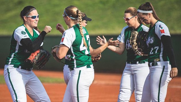 Hráčky celku Eagles Praha budou v softbalové extralize útočit na titul. Hráčky celku Eagles Praha budou v softbalové extralize útočit na titul.