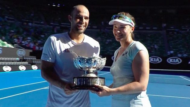Abigail Spearsová vyhrála smíšenou čtyřhru na Australian Open spolu s Juanem-Sebastianem Cabalem. Abigail Spearsová vyhrála smíšenou čtyřhru na Australian Open spolu s Juanem-Sebastianem Cabalem.