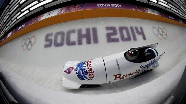 Rusové Alexander Zubkov a Alexej Vojevoda se stali olympijskými vítězi v závodu dvojbobů. Rusové Alexander Zubkov a Alexej Vojevoda se stali olympijskými vítězi v závodu dvojbobů.