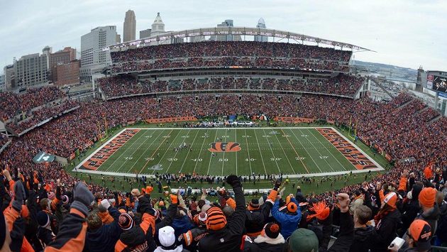 Stadión Paula Browna v Cincinnati při utkání amerického fotbalu. Stadión Paula Browna v Cincinnati při utkání amerického fotbalu.