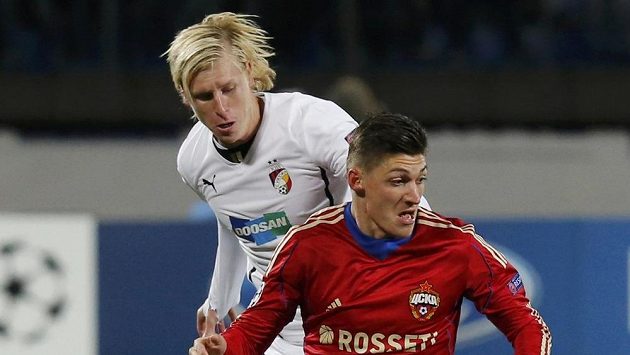 Steven Zuber (vpravo) z CSKA Moskva a a František Rajtoral. Steven Zuber (vpravo) z CSKA Moskva a a František Rajtoral.