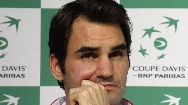 Švýcarský tenista Roger Federer na tiskové konfereci v Lille před začátkem finále Davisova poháru. Švýcarský tenista Roger Federer na tiskové konfereci v Lille před začátkem finále Davisova poháru.