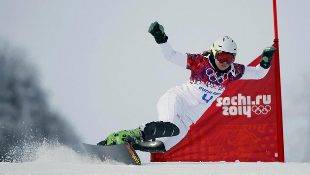 Snowboardistka Ester Ledecká na trati olympijské kvalifikace v paralelním obřím slalomu. Snowboardistka Ester Ledecká na trati olympijské kvalifikace v paralelním obřím slalomu.