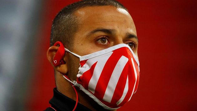 Bayernu Mnichov bude nejspíš do konce sezony bundesligy chybět obránce Thiago Alcantara Bayernu Mnichov bude nejspíš do konce sezony bundesligy chybět obránce Thiago Alcantara