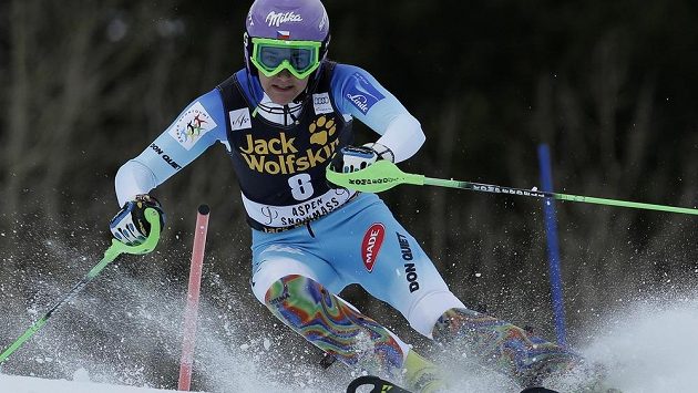 Šárka Strachová na trati slalomu. Šárka Strachová na trati slalomu.