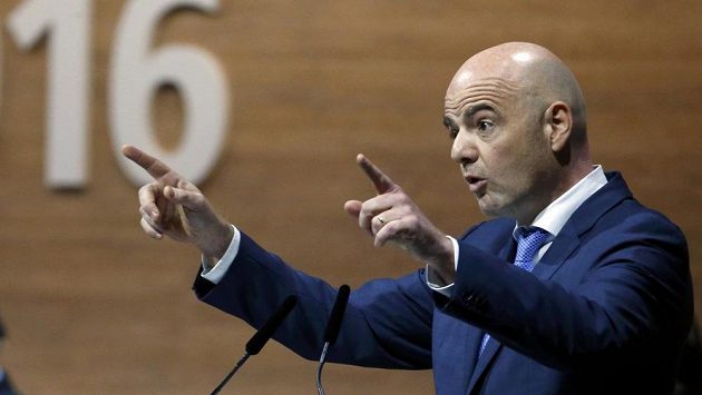 Gianni Infantino při kongresu, na němž se volil prezident FIFA. Gianni Infantino při kongresu, na němž se volil prezident FIFA.