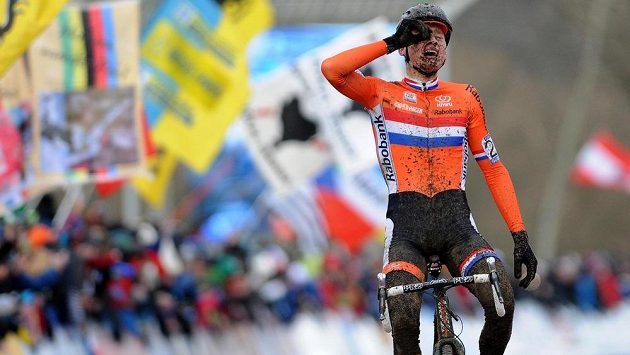 Nizozemský cyklokrosař Mathieu van der Poel vybojoval na MS v Táboře zlatou medaili v kategorii elite. Nizozemský cyklokrosař Mathieu van der Poel vybojoval na MS v Táboře zlatou medaili v kategorii elite.