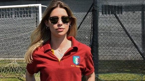 Rozhodčí Giulia Nicastrová. Rozhodčí Giulia Nicastrová.