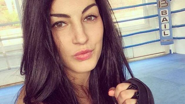 Boxerka Lucie Sedláčková, něco pro fanoušky. Boxerka Lucie Sedláčková, něco pro fanoušky.