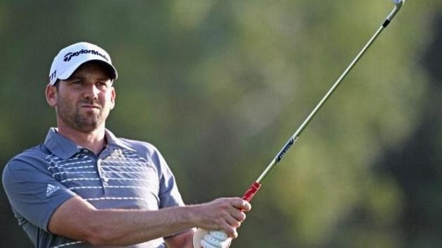 Sergio Garci tak, jak ho známe, nikoli u pokerového stolu, ale s golfovou holí. Sergio Garci tak, jak ho známe, nikoli u pokerového stolu, ale s golfovou holí.