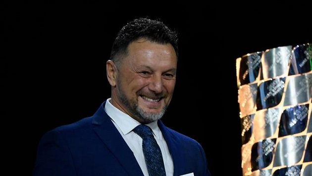 Bývalý mistr světa v závodech silničních motocyklů a šéf týmu MotoGP Fausto Gresini. Bývalý mistr světa v závodech silničních motocyklů a šéf týmu MotoGP Fausto Gresini.